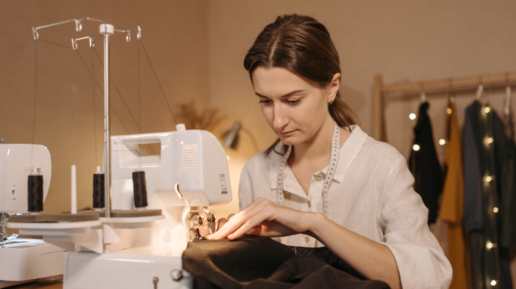 You are currently viewing 15 Key Insights on What a Clothing Manufacturer Is? Read Now!